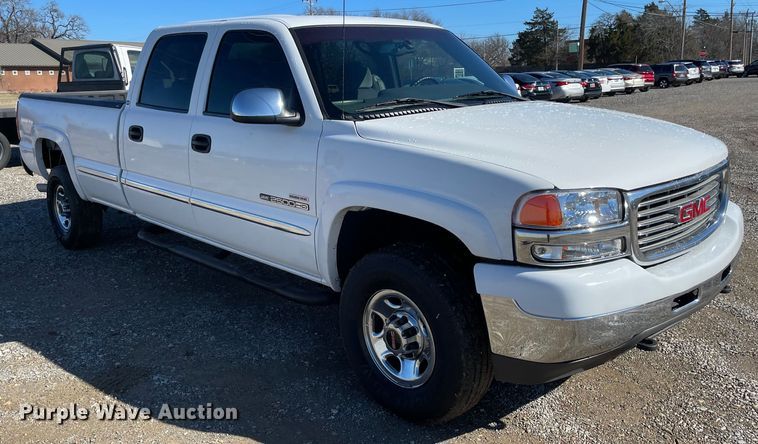 image for item MI9773 2002 GMC Sierra 2500HD  Crew Cab pickup truck