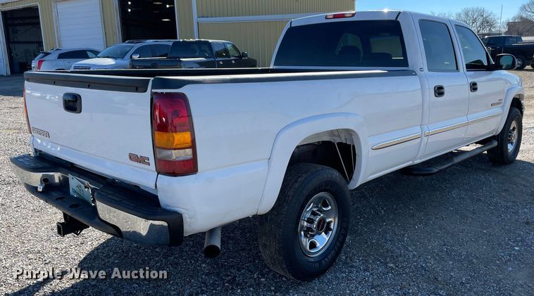 image for item MI9773 2002 GMC Sierra 2500HD  Crew Cab pickup truck