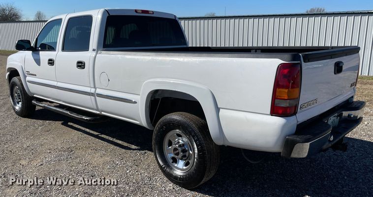 image for item MI9773 2002 GMC Sierra 2500HD  Crew Cab pickup truck