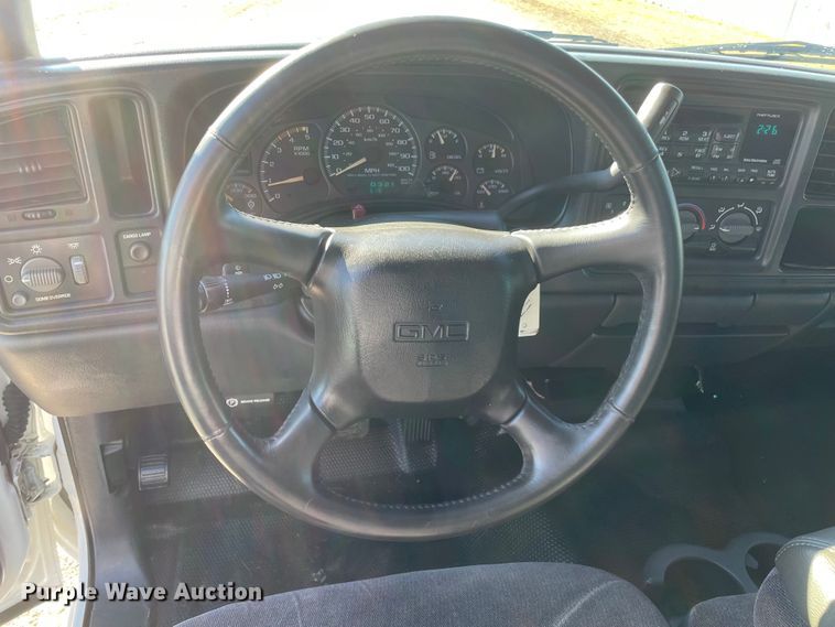 image for item MI9773 2002 GMC Sierra 2500HD  Crew Cab pickup truck