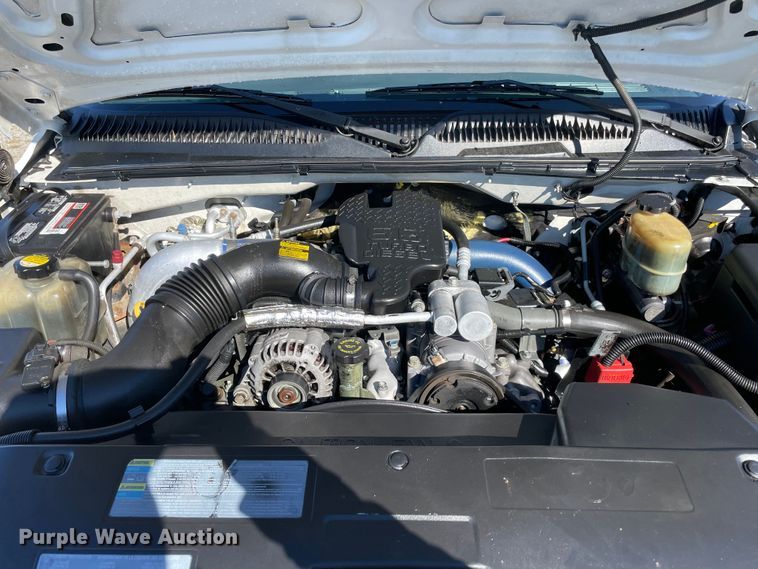 image for item MI9773 2002 GMC Sierra 2500HD  Crew Cab pickup truck