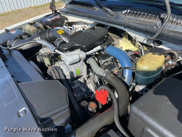 image for item MI9773 2002 GMC Sierra 2500HD  Crew Cab pickup truck