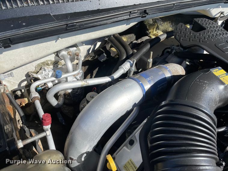 image for item MI9773 2002 GMC Sierra 2500HD  Crew Cab pickup truck