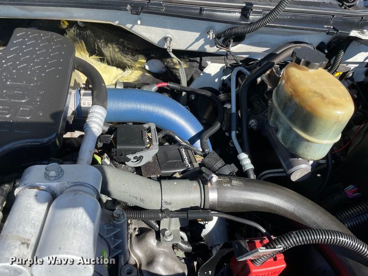 image for item MI9773 2002 GMC Sierra 2500HD  Crew Cab pickup truck