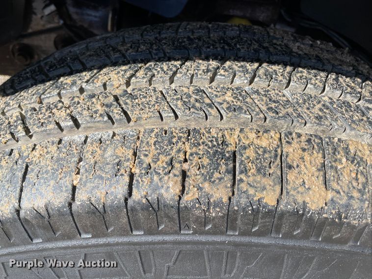 image for item MI9773 2002 GMC Sierra 2500HD  Crew Cab pickup truck