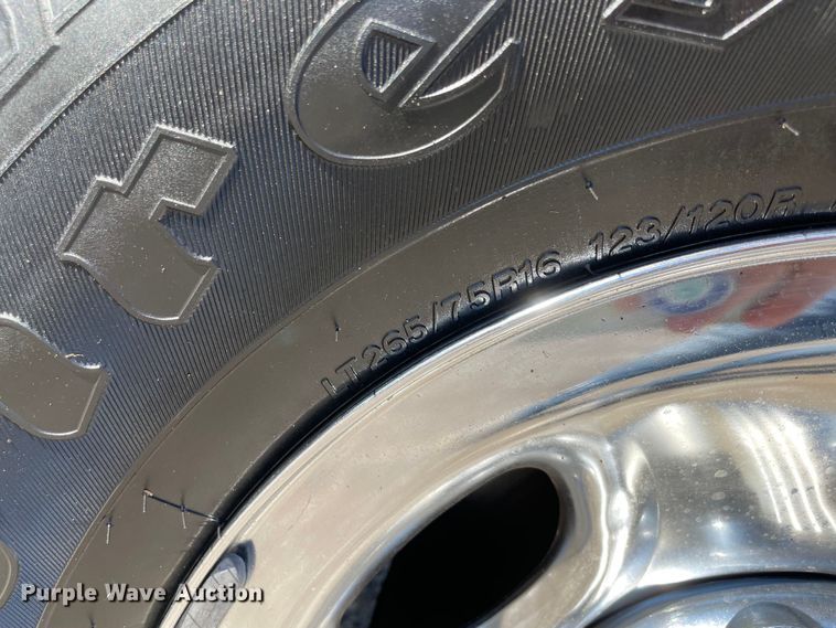 image for item MI9773 2002 GMC Sierra 2500HD  Crew Cab pickup truck