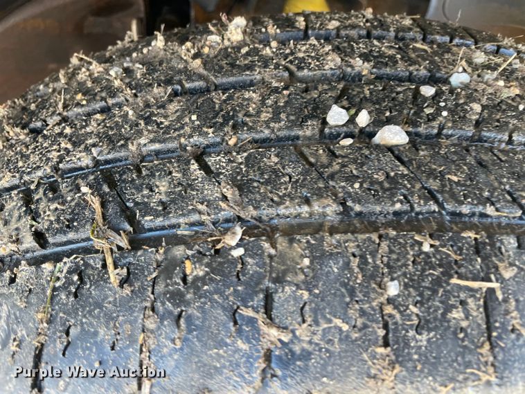 image for item MI9773 2002 GMC Sierra 2500HD  Crew Cab pickup truck