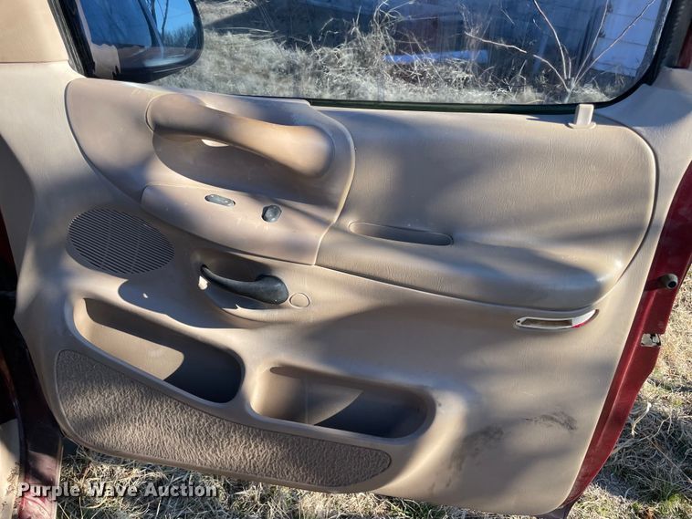 image for item MI9775 1998 Ford F150 Lariat  SuperCab pickup truck