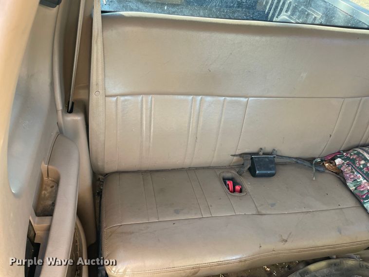 image for item MI9775 1998 Ford F150 Lariat  SuperCab pickup truck