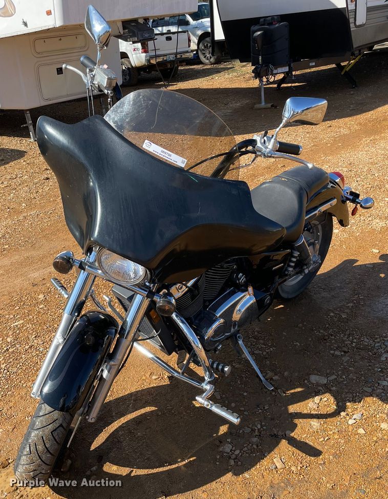 image for item MI9786 2004 Honda Shadow Sabre  motorcycle