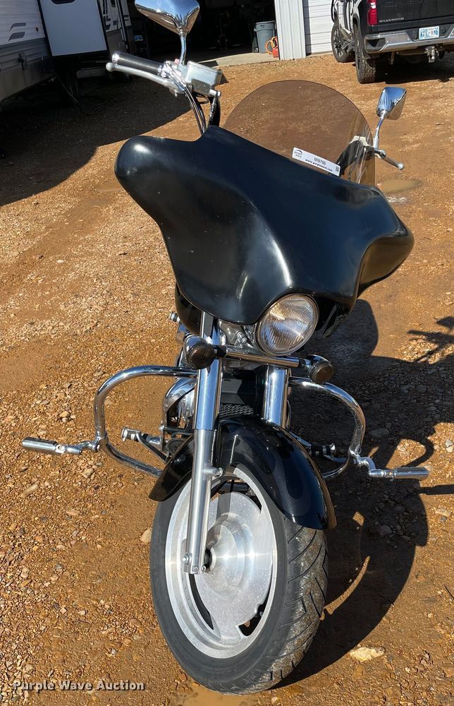 image for item MI9786 2004 Honda Shadow Sabre  motorcycle