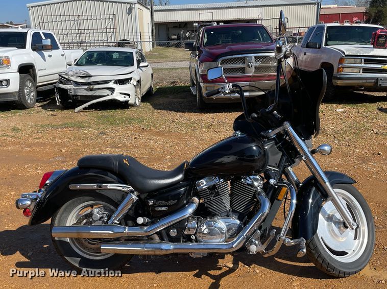 image for item MI9786 2004 Honda Shadow Sabre  motorcycle