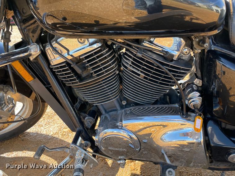 image for item MI9786 2004 Honda Shadow Sabre  motorcycle