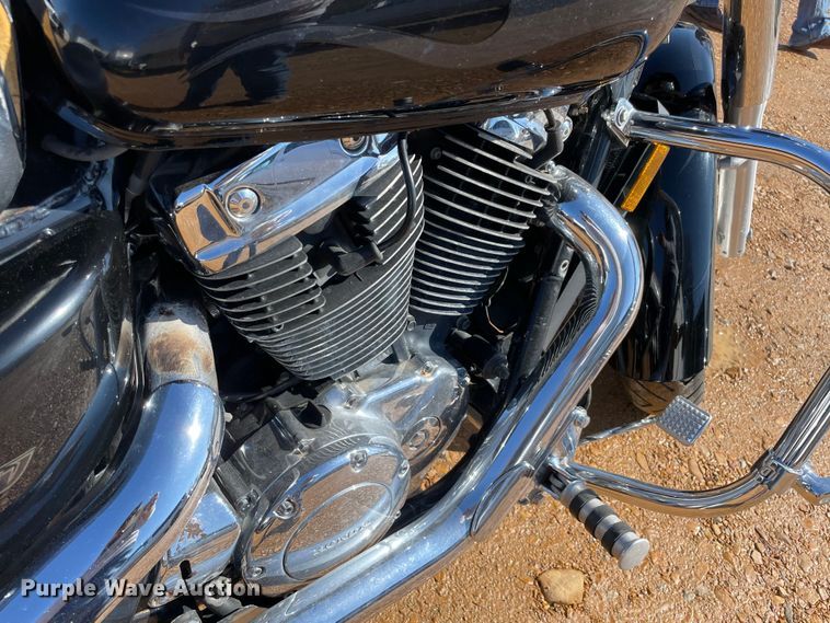 image for item MI9786 2004 Honda Shadow Sabre  motorcycle