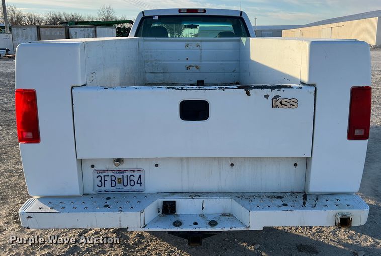 image for item MM9046 2003 Chevrolet Silverado 2500HD  utility bed pickup truck