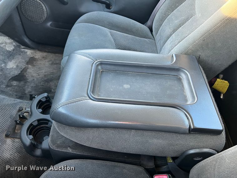 image for item MM9046 2003 Chevrolet Silverado 2500HD  utility bed pickup truck