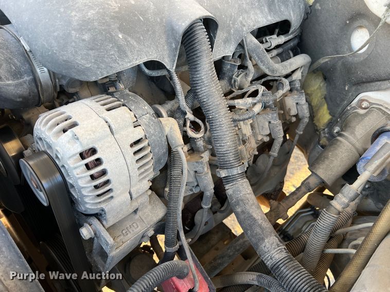 image for item MM9046 2003 Chevrolet Silverado 2500HD  utility bed pickup truck