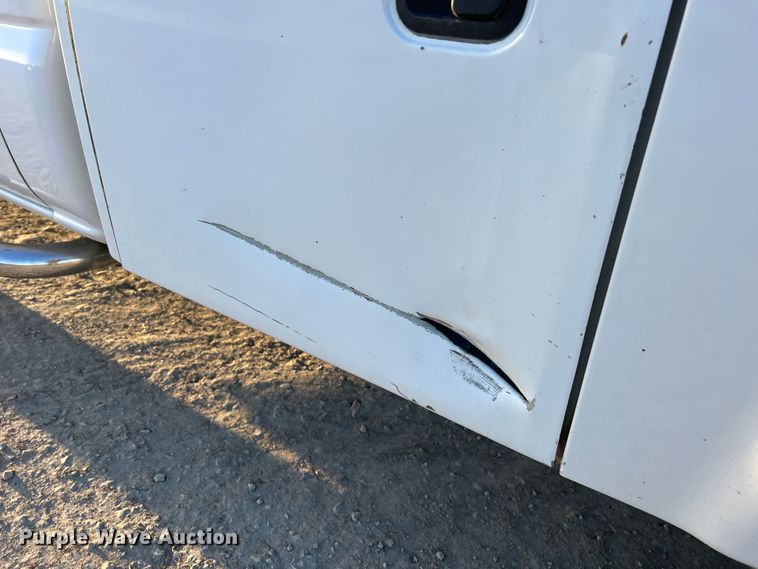 image for item MM9046 2003 Chevrolet Silverado 2500HD  utility bed pickup truck