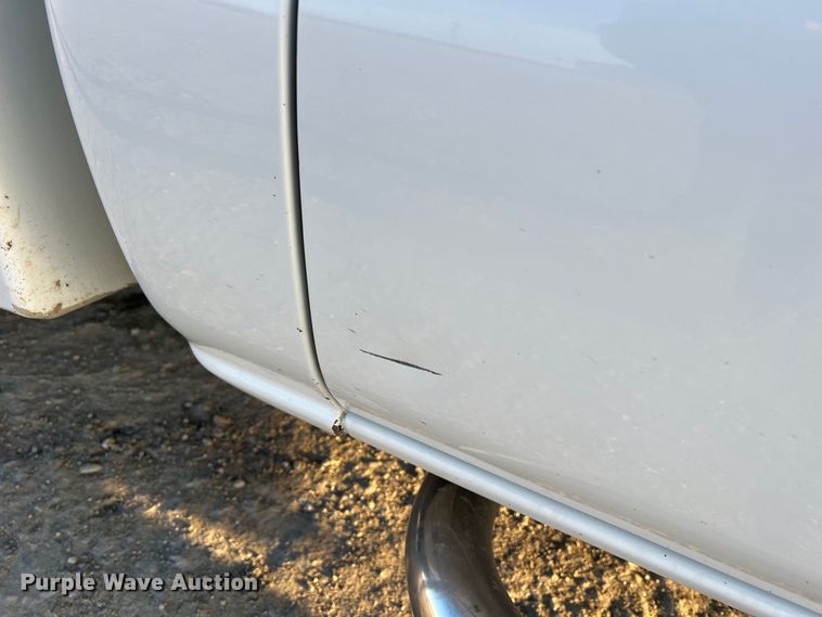 image for item MM9046 2003 Chevrolet Silverado 2500HD  utility bed pickup truck