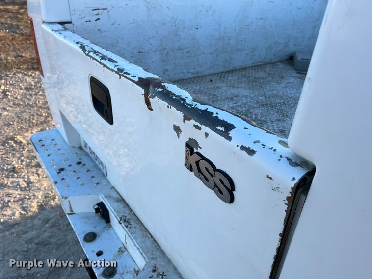 image for item MM9046 2003 Chevrolet Silverado 2500HD  utility bed pickup truck