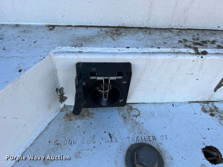 image for item MM9046 2003 Chevrolet Silverado 2500HD  utility bed pickup truck