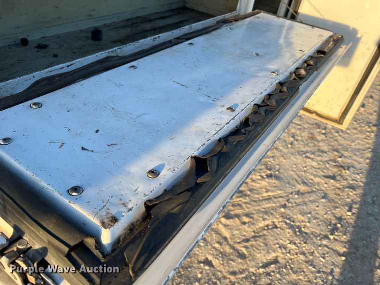 image for item MM9046 2003 Chevrolet Silverado 2500HD  utility bed pickup truck