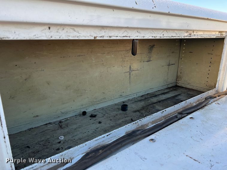 image for item MM9046 2003 Chevrolet Silverado 2500HD  utility bed pickup truck