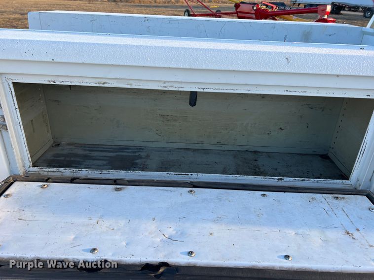 image for item MM9046 2003 Chevrolet Silverado 2500HD  utility bed pickup truck