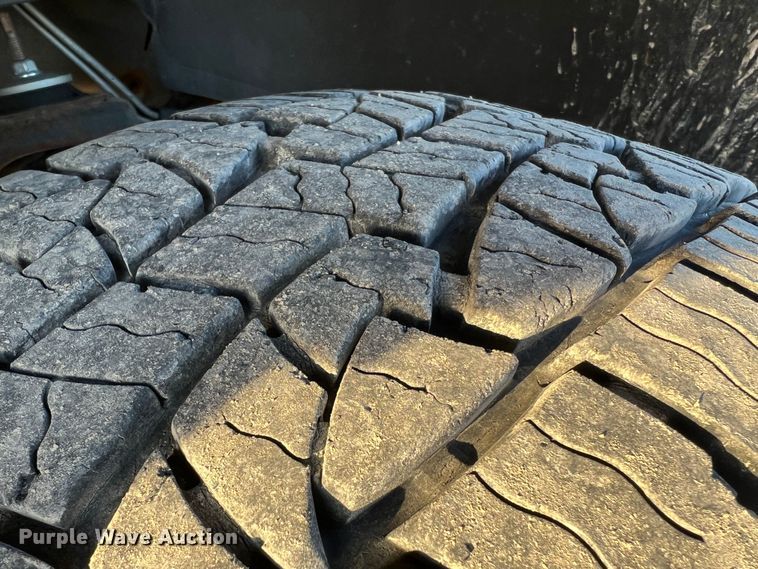 image for item MM9046 2003 Chevrolet Silverado 2500HD  utility bed pickup truck