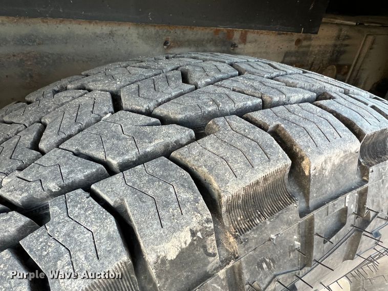 image for item MM9046 2003 Chevrolet Silverado 2500HD  utility bed pickup truck