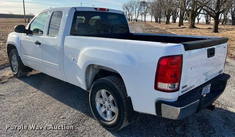 image for item MM9048 2013 GMC Sierra 1500  Ext. Cab pickup truck