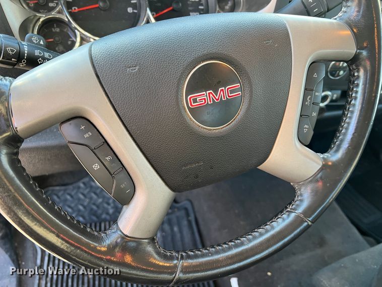 image for item MM9048 2013 GMC Sierra 1500  Ext. Cab pickup truck