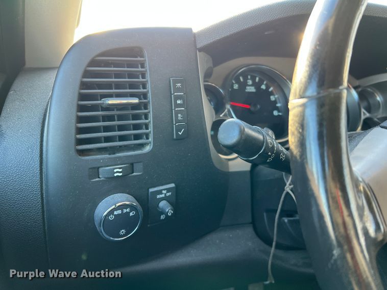 image for item MM9048 2013 GMC Sierra 1500  Ext. Cab pickup truck