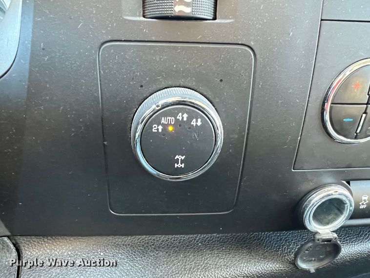 image for item MM9048 2013 GMC Sierra 1500  Ext. Cab pickup truck