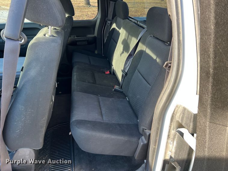 image for item MM9048 2013 GMC Sierra 1500  Ext. Cab pickup truck