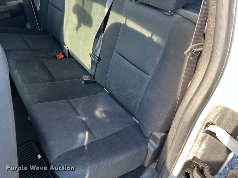 image for item MM9048 2013 GMC Sierra 1500  Ext. Cab pickup truck