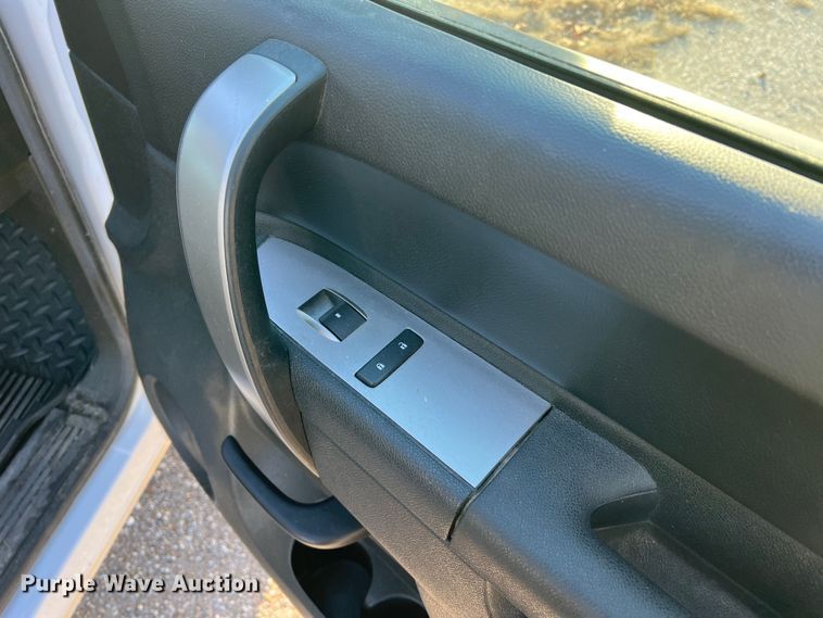 image for item MM9048 2013 GMC Sierra 1500  Ext. Cab pickup truck