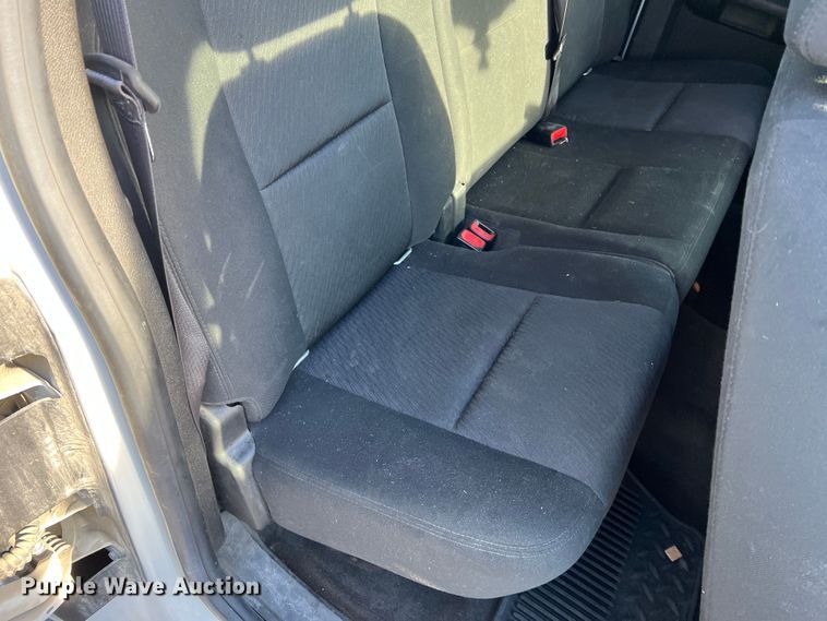 image for item MM9048 2013 GMC Sierra 1500  Ext. Cab pickup truck