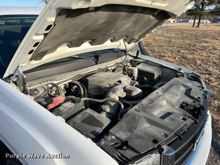 image for item MM9048 2013 GMC Sierra 1500  Ext. Cab pickup truck