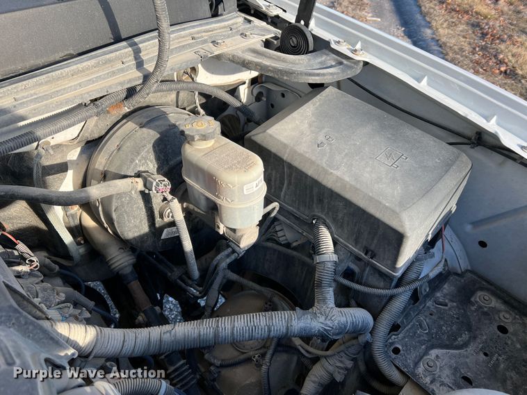 image for item MM9048 2013 GMC Sierra 1500  Ext. Cab pickup truck