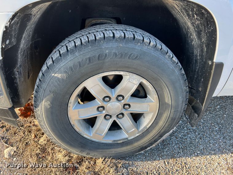 image for item MM9048 2013 GMC Sierra 1500  Ext. Cab pickup truck