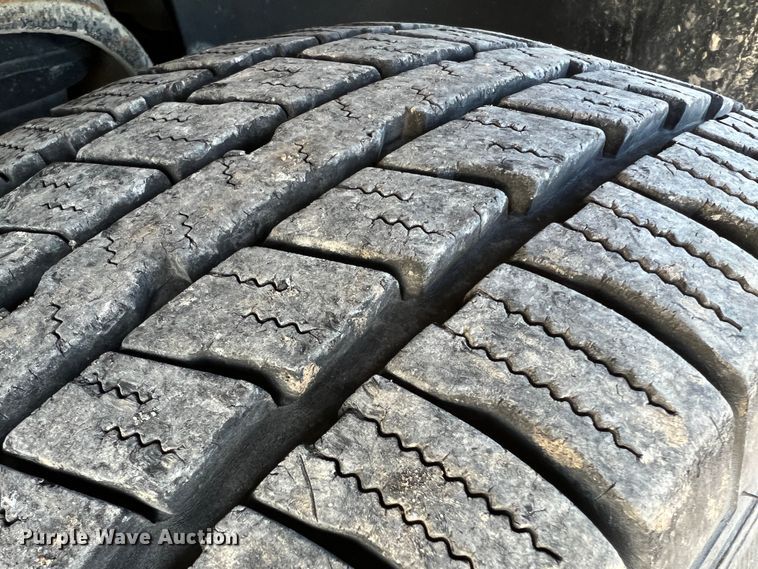 image for item MM9048 2013 GMC Sierra 1500  Ext. Cab pickup truck