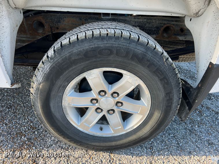 image for item MM9048 2013 GMC Sierra 1500  Ext. Cab pickup truck