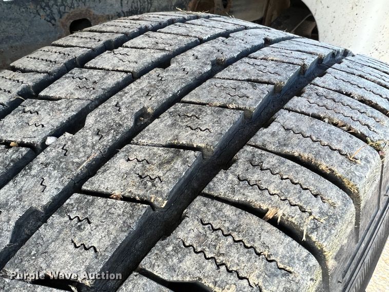 image for item MM9048 2013 GMC Sierra 1500  Ext. Cab pickup truck