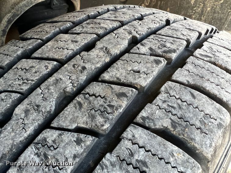 image for item MM9048 2013 GMC Sierra 1500  Ext. Cab pickup truck