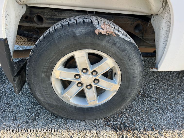 image for item MM9048 2013 GMC Sierra 1500  Ext. Cab pickup truck