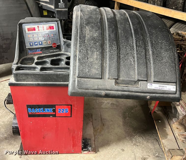 image for item MM9070 Coats Baseline 225  tire balancer