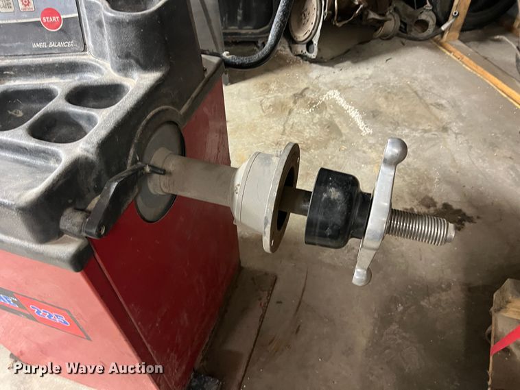 image for item MM9070 Coats Baseline 225  tire balancer