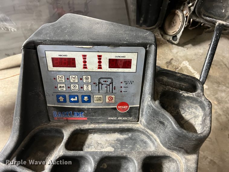 image for item MM9070 Coats Baseline 225  tire balancer