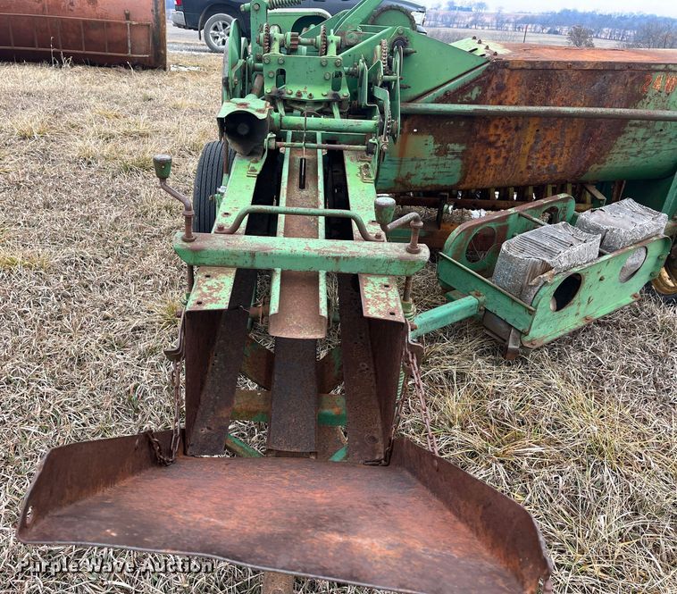 image for item MN9531 John Deere 24WS  small square baler